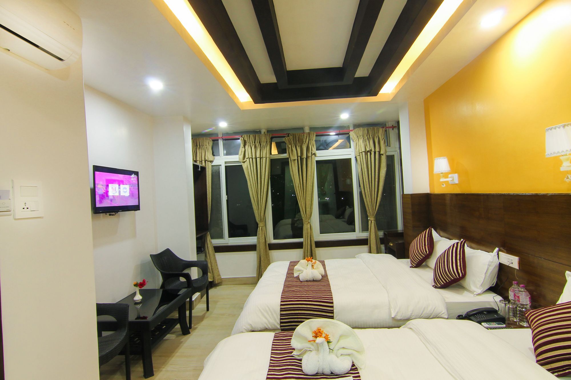 Hotel Lakeside Pokhara Exterior photo