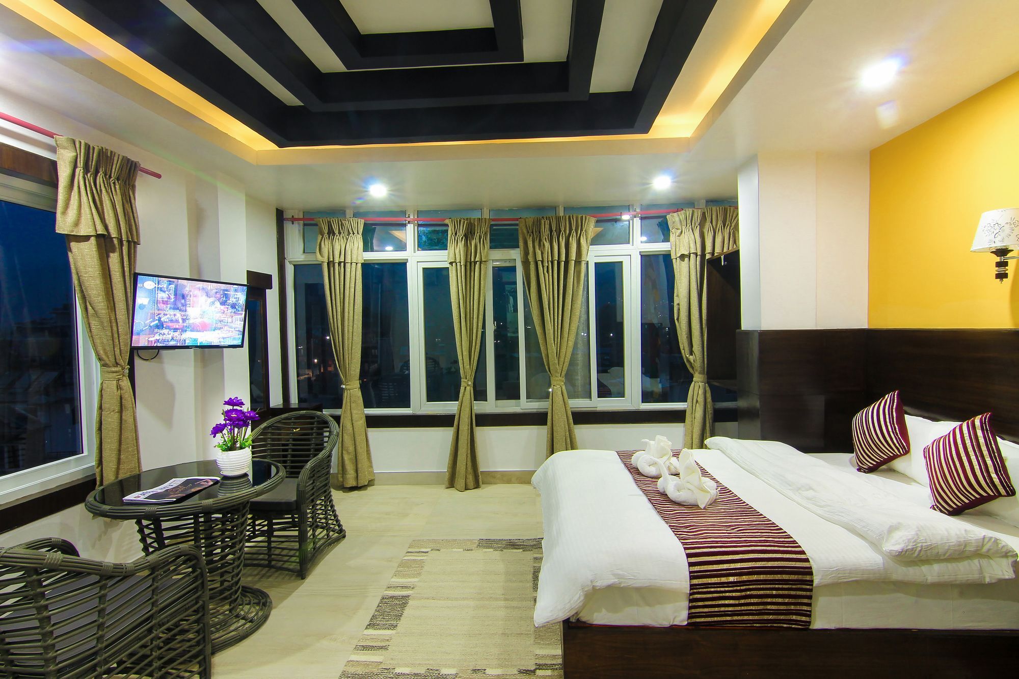 Hotel Lakeside Pokhara Exterior photo